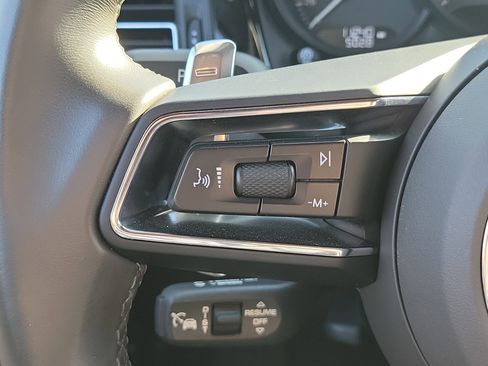 Used 2025 Porsche Macan Turbo image 27