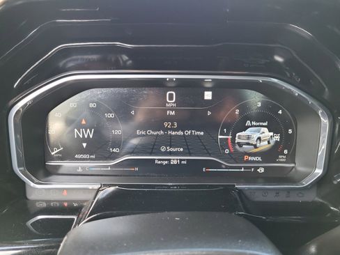 Used 2023 GMC Sierra 1500 SLE image 12