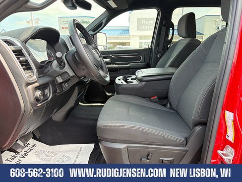 Used 2024 RAM 2500 Big Horn w/ Night Edition AWD/4WD image 9