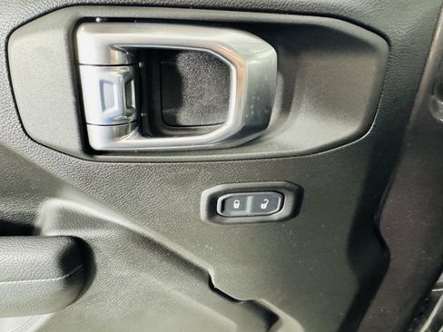 Used 2026 Jeep Wrangler Unlimited Sport AWD/4WD image 7