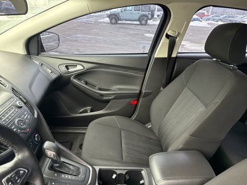 Used 2018 Ford Focus SE w/ Cold Weather Package image 14