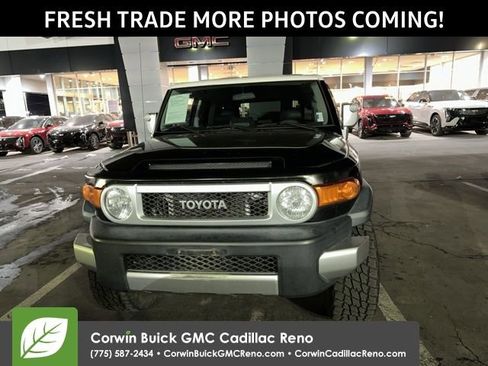 Used 2007 Toyota FJ Cruiser 4WD image 2