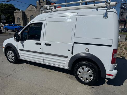 Used 2010 Ford Transit Connect XLT FWD image 3