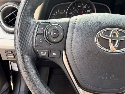 Used 2015 Toyota RAV4 LE FWD image 25