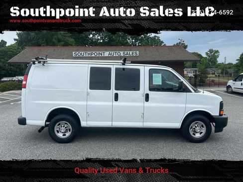 Used 2017 Chevrolet Express 2500 RWD image 1