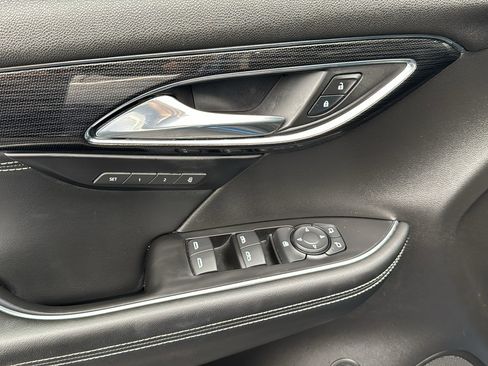 Used 2023 Buick Envision Essence FWD image 12