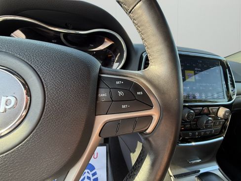 Used 2019 Jeep Grand Cherokee Limited w/ Luxury Group II AWD/4WD image 19