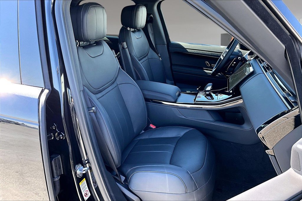 New 2027 Land Rover Range Rover Sport SE AWD/4WD image 11