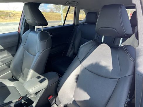 Used 2023 Toyota Corolla Cross XLE image 16