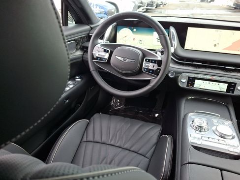 Certified 2025 Genesis G90 3.5T image 14