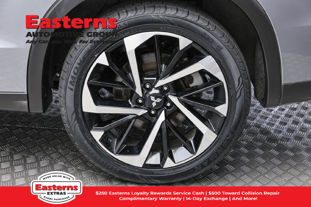 Used 2023 Mitsubishi Outlander SE AWD/4WD image 9