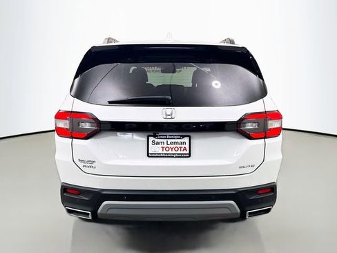 Used 2024 Honda Pilot Elite image 6