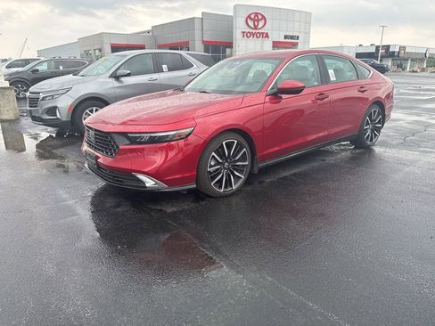 Used 2024 Honda Accord Touring image 4