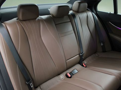 Used 2017 Mercedes-Benz E 300 4MATIC image 22