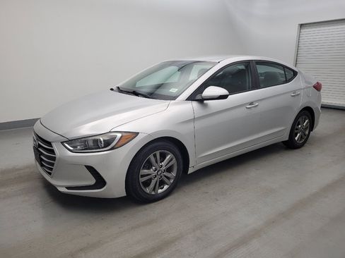 Used 2017 Hyundai Elantra SE FWD image 2