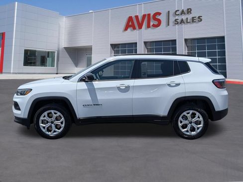 Used 2025 Jeep Compass Latitude w/ Sun & Sound Group AWD/4WD image 10