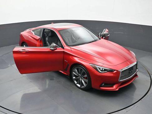 Used 2018 INFINITI Q60 Red Sport 400 AWD/4WD image 31