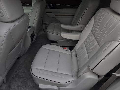 New 2026 Buick Enclave Avenir w/ Super Cruise Package FWD image 4