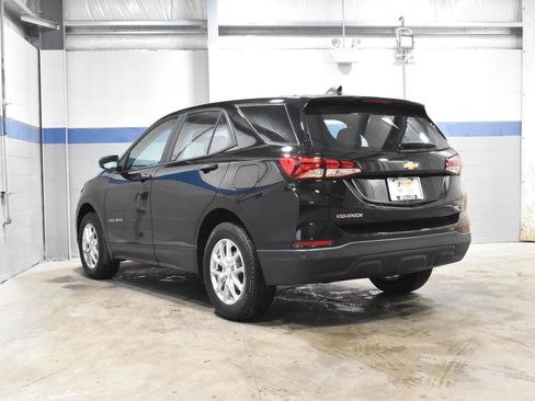Used 2022 Chevrolet Equinox LS AWD/4WD image 24