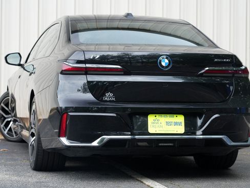 Used 2023 BMW i7 xDrive60 w/ Executive Package 2 AWD/4WD image 6