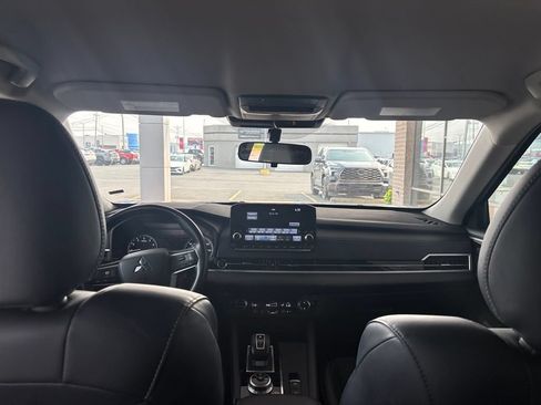 Used 2024 Mitsubishi Outlander SE FWD image 14