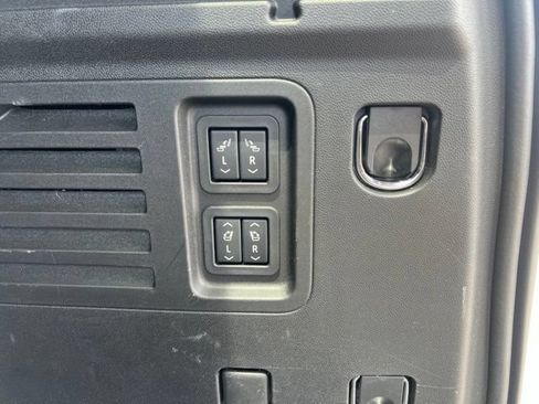 Used 2025 GMC Acadia Denali w/ LPO, Floor Liner Package AWD/4WD image 15
