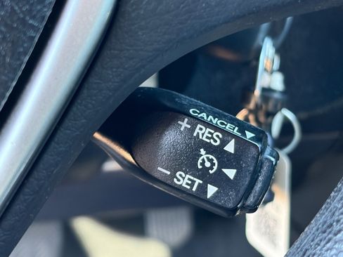 Used 2016 Toyota Corolla LE FWD image 20