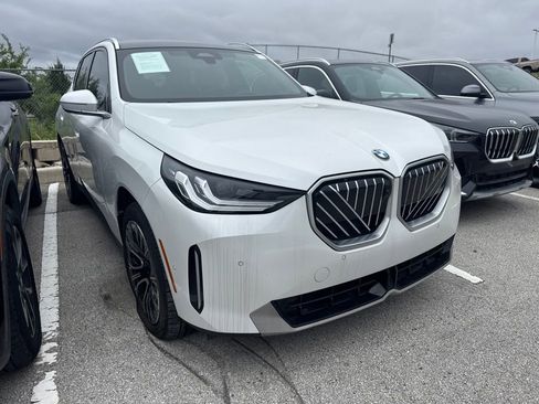 Certified 2025 BMW X3 xDrive30 w/ Premium Package AWD/4WD image 2