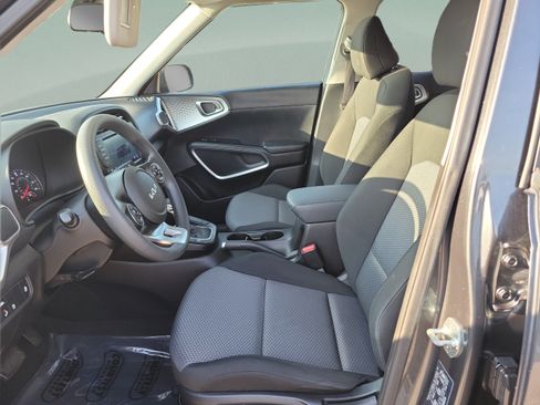 Used 2022 Kia Soul LX w/ Technology Package FWD image 15