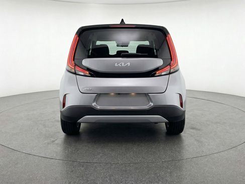 Used 2025 Kia Soul LX w/ LX Technology Package FWD image 7