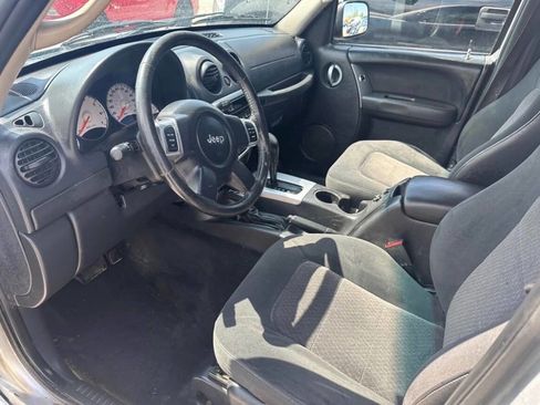 Used 2004 Jeep Liberty Limited AWD/4WD image 13