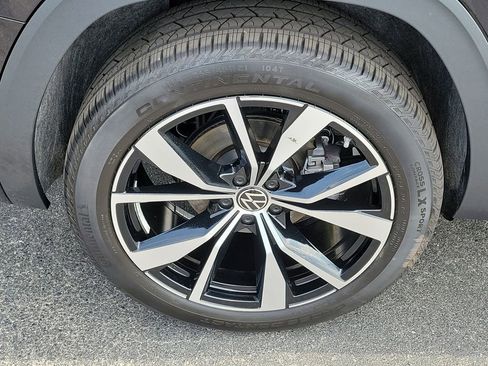 Certified 2026 Volkswagen Atlas SEL Premium R-Line AWD/4WD image 8