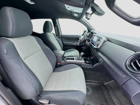 Used 2021 Toyota Tacoma TRD Sport image 18