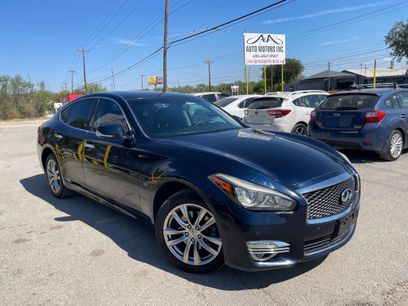Used 2015 INFINITI Q70 3.7 w/ Technology Package