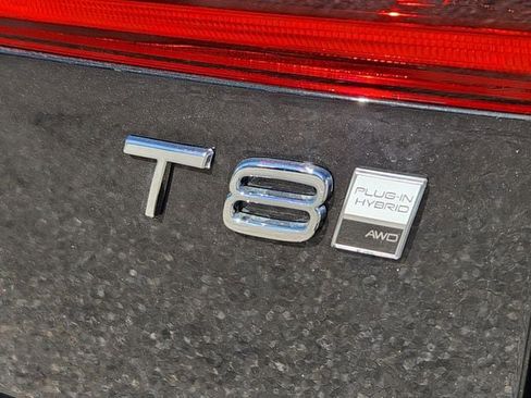 New 2026 Volvo XC60 T8 Ultra w/ Climate Package AWD/4WD image 17
