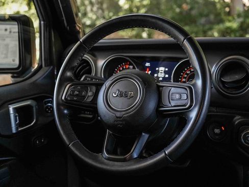 Used 2022 Jeep Wrangler Unlimited Sport AWD/4WD image 14