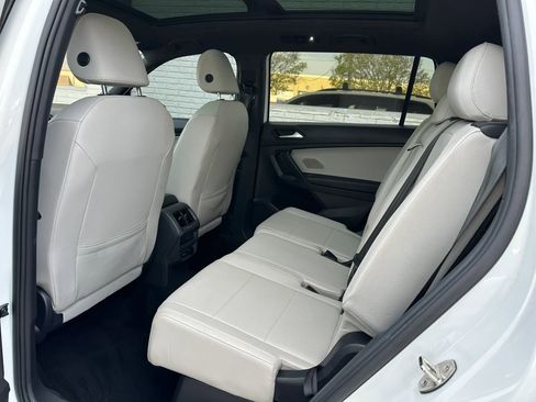 Used 2021 Volkswagen Tiguan SE R-Line image 18