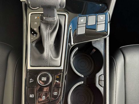Used 2025 Kia Sportage EX FWD image 17