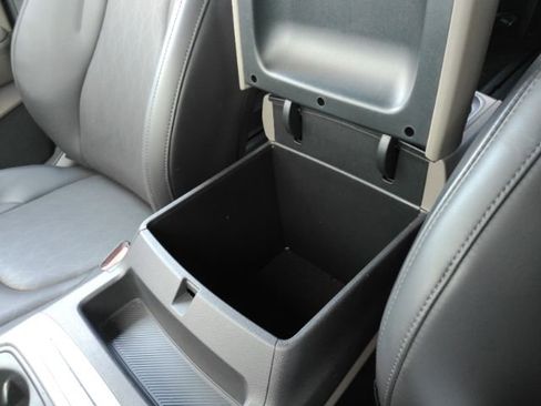 Used 2025 Kia Carnival FWD image 55