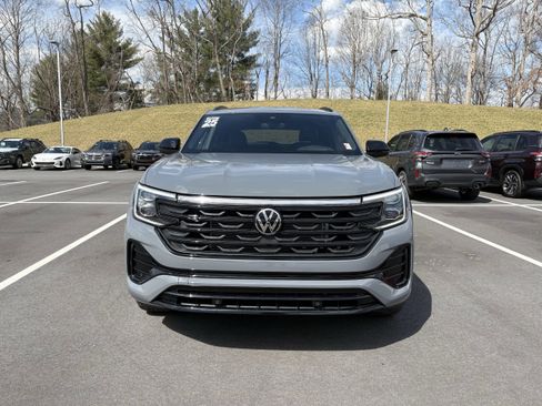 Used 2025 Volkswagen Atlas Cross Sport SEL R-Line AWD/4WD image 2