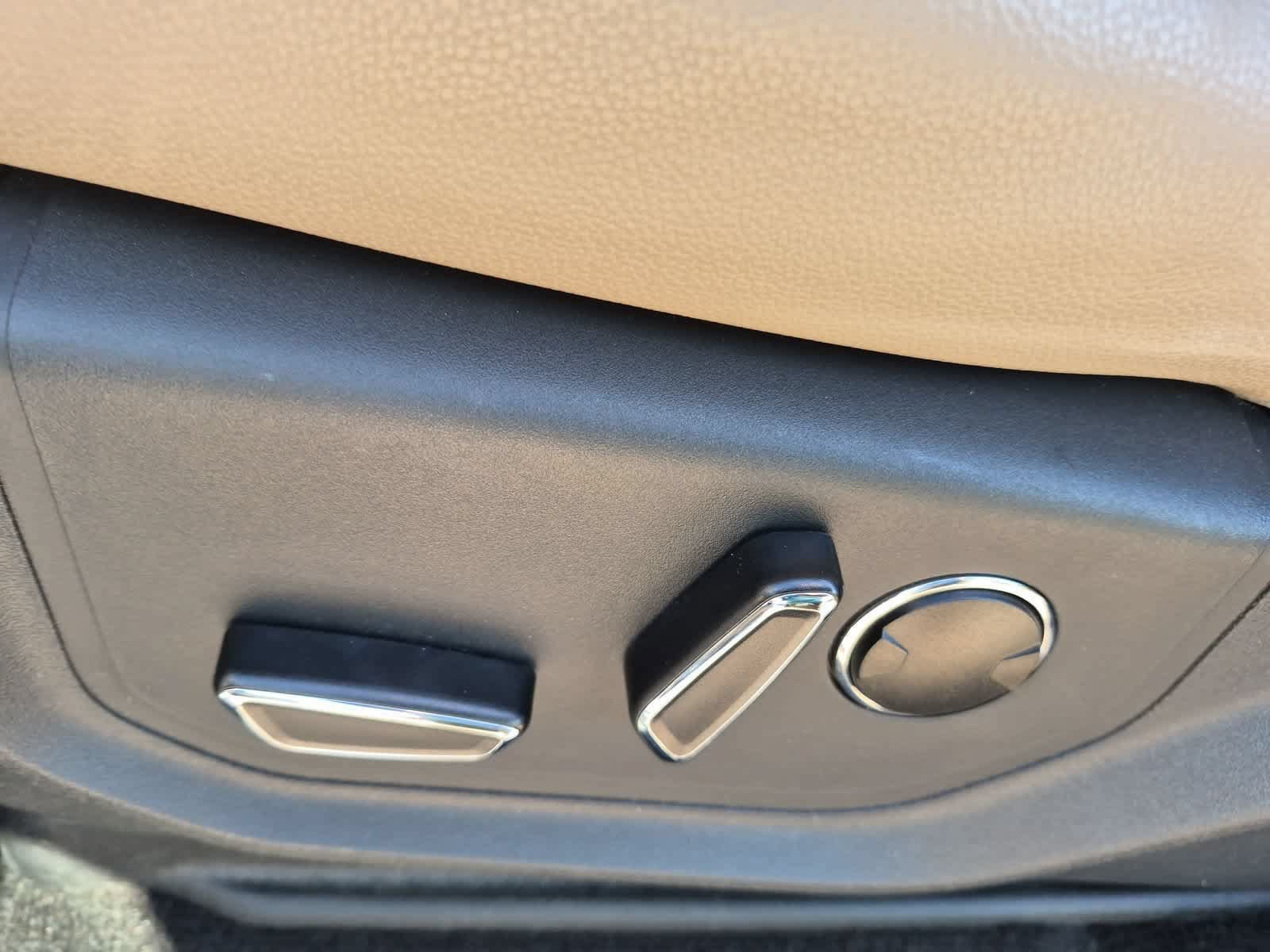 Used 2023 Ford Expedition Limited AWD/4WD image 17