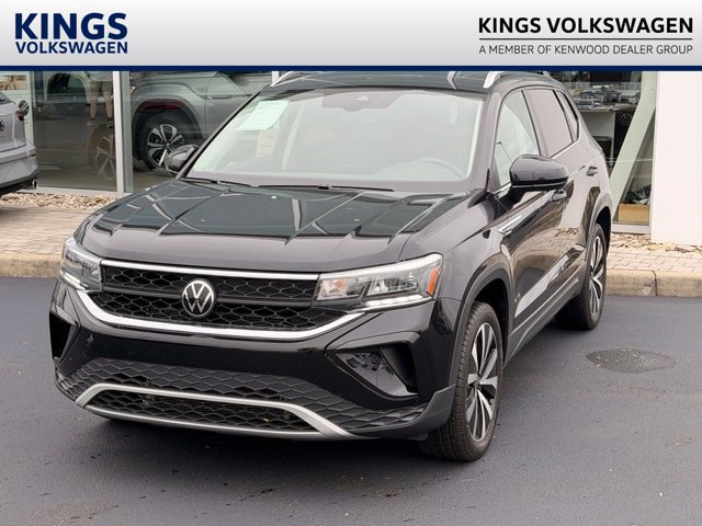 Certified 2023 Volkswagen Taos SE w/ Panoramic Sunroof Package FWD image 1