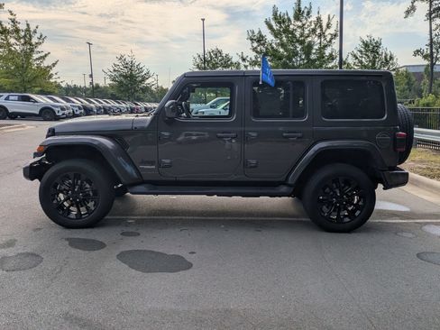 Used 2021 Jeep Wrangler Unlimited Sahara AWD/4WD image 7