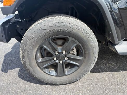 Used 2021 Jeep Wrangler Unlimited Sahara AWD/4WD image 11