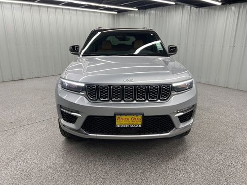 Used 2025 Jeep Grand Cherokee Summit image 2