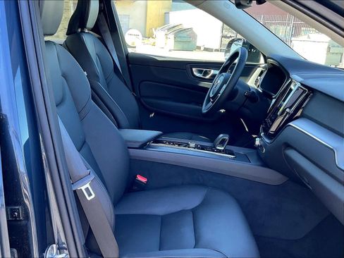 New 2025 Volvo XC60 B5 Core w/ Protection Package Premier image 31