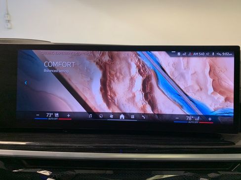 Used 2024 BMW X7 xDrive40i w/ M Sport Package AWD/4WD image 58