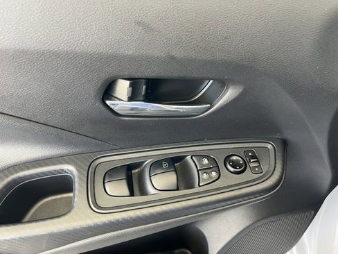 Used 2025 Nissan Versa SV image 16