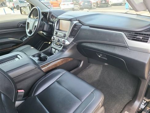 Certified 2015 Chevrolet Suburban LT w/ Luxury Package RWD image 21
