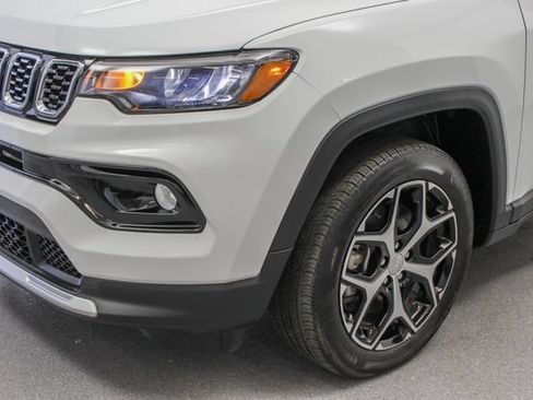 Used 2024 Jeep Compass Limited AWD/4WD image 4